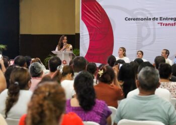 Lezama entrega tecnología a 189 mipymes del sur de Quintana Roo