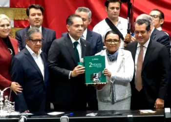Congreso recibe sin discurso el Segundo Informe de Sheinbaum