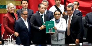 Congreso recibe sin discurso el Segundo Informe de Sheinbaum