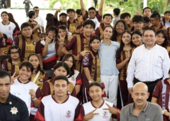 IMCA lleva talleres de salud mental a secundarias de Cancún