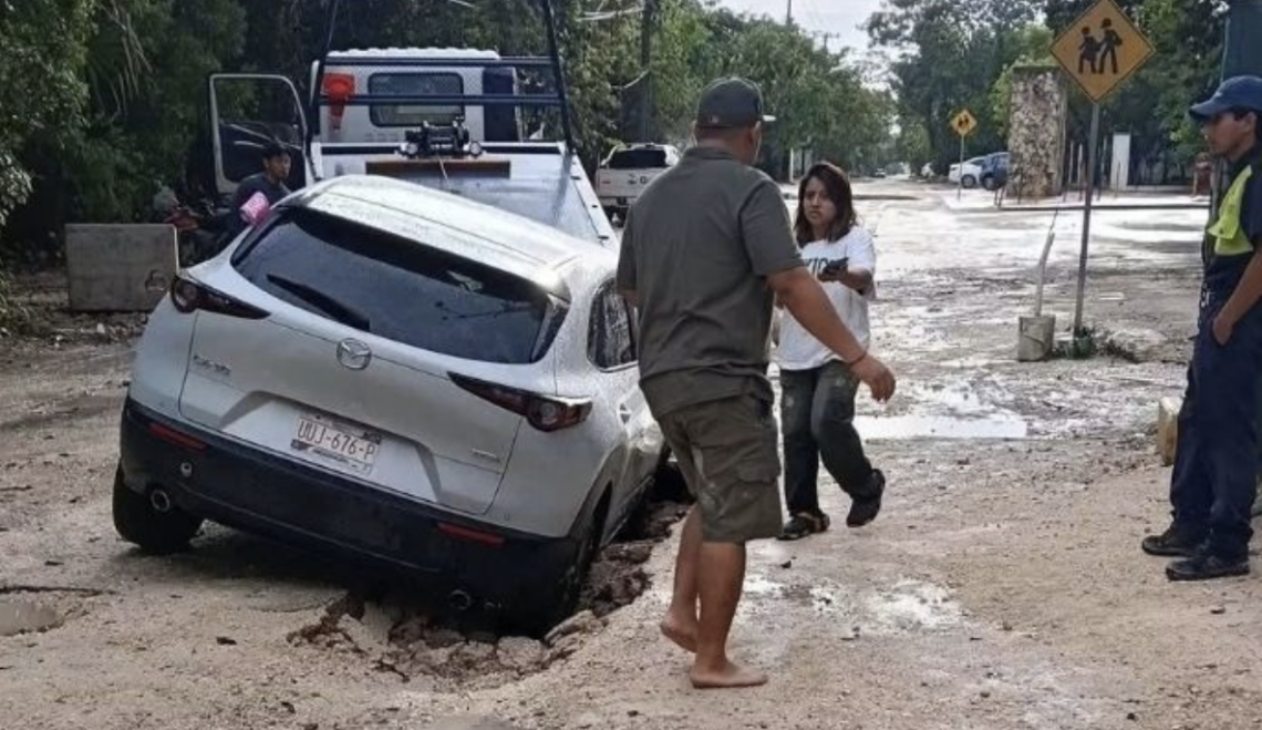 Vecinos de avenida Colegios protestan por obra de Aguakan