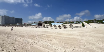 Obras en Playa Delfines son para cable submarino de fibra óptica