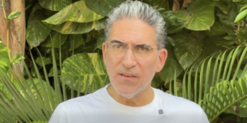 Flavio Rosado deja Salud y va por Morena en Isla Mujeres
