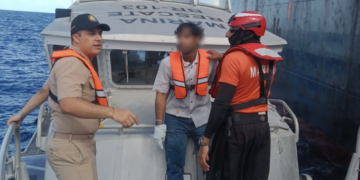 Marina evacúa a hombre de buque petrolero cerca de Isla Mujeres