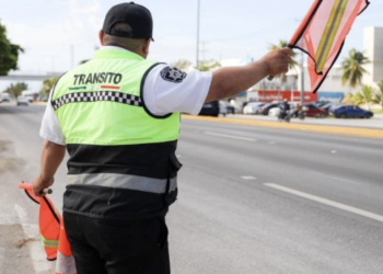 Tránsito despliega 31 unidades en el bulevar Colosio de Cancún