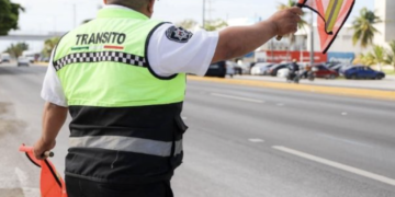 Tránsito despliega 31 unidades en el bulevar Colosio de Cancún