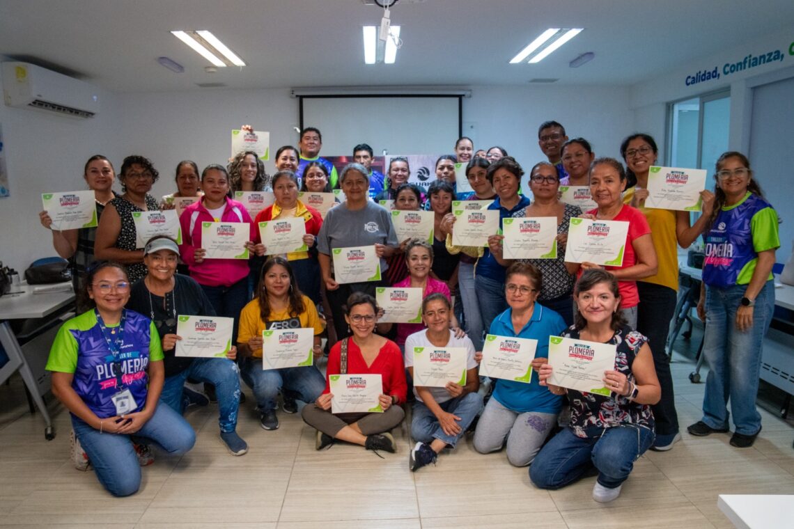 Aguakan impulsa autonomía de mujeres de Cancún con su “Taller de Plomería”