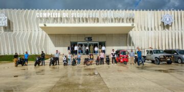 Entrega Mara Lezama a sus propietarios 12 vehículos recuperados por las autoridades
