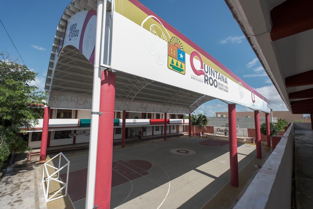 Nuevo domo de 510 metros cuadrados en la cancha de la Secundaria Técnica 32 de Cancún