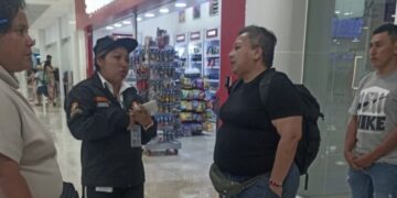 Familias de la Selección Yucatán B en el Aeropuerto Internacional de Cancún