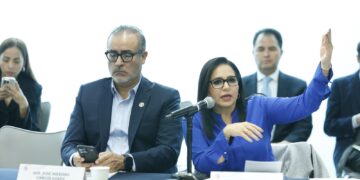 La senadora Mayuli Martínez Simón interviene en la reunión de Comisiones Unidas de Hacienda y Estudios Legislativos del Senado
