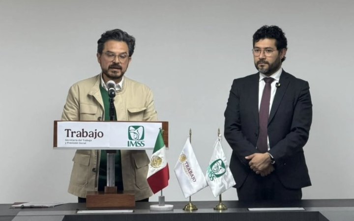 Zoé Robledo, director general del IMSS, en conferencia de prensa