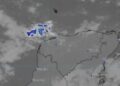 Imagen satelital de la península de Yucatán con nubosidad sobre Quintana Roo.