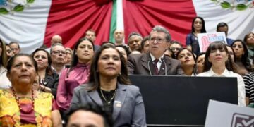 Ricardo Monreal en la tribuna de la Cámara de Diputados