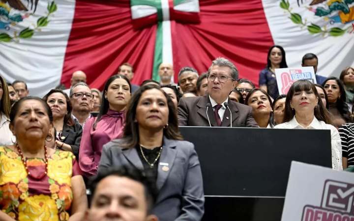 Ricardo Monreal en la tribuna de la Cámara de Diputados