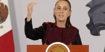 La presidenta Claudia Sheinbaum durante su conferencia matutina en Palacio Nacional
