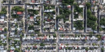 Vista aérea de supermanzanas habitacionales de Cancún.