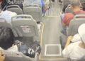 Imagen de la cámara interior de una unidad MOBI en Cancún, difundida en redes sociales.